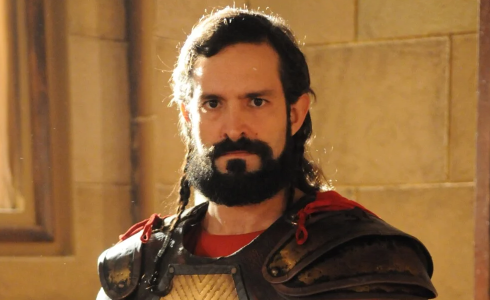 Iran Malfitano e João Villa são confirmados no elenco de Amor em Ruínas