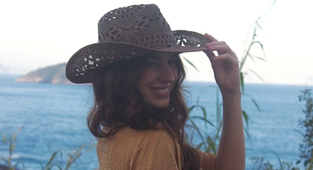 Atriz de Amor em Ruínas brilha com look e ganha elogio do namorado Caio Menck